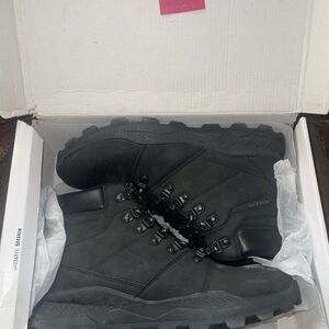 Henly men’s boots size 11